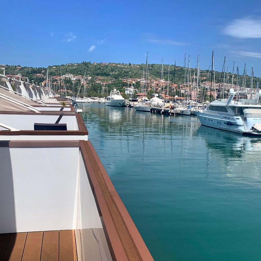 Bonita Houseboat Apartment Portorose Екстериор снимка